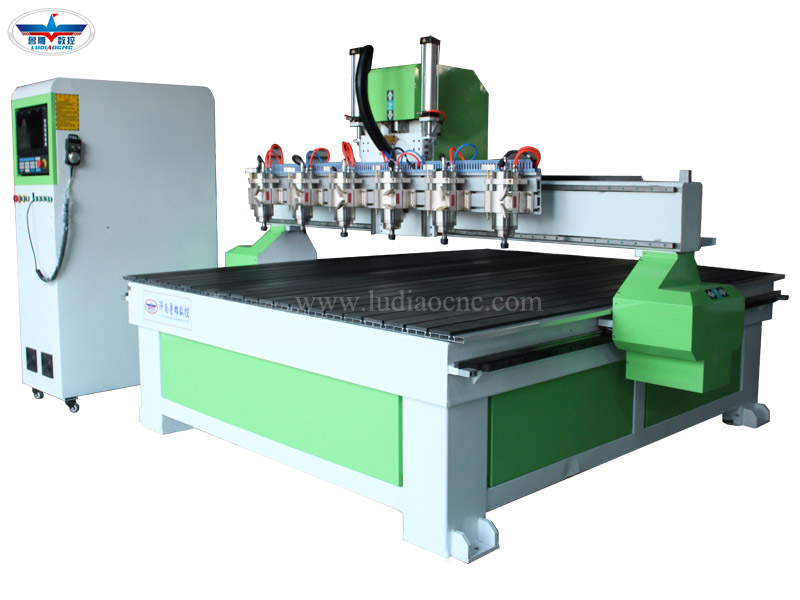 2018一拖六山龍側(cè)面 /upload/2018-12-01/81209e2f80495da2326cd251bbc7ff23.jpg